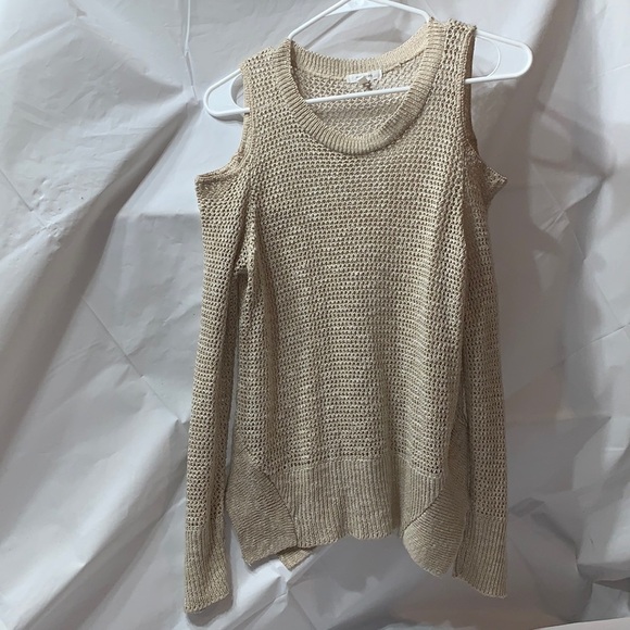 Maurices Tan Knit Sweater with cut out shoulder Size XS - Picture 1 of 5